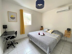 Bügeleisen/Bügelbrett, Reisekinderbett, WLAN, Bettwäsche