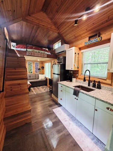 The Campfire Cottage-Cozy, Secluded Tiny Home in Mentone, AL