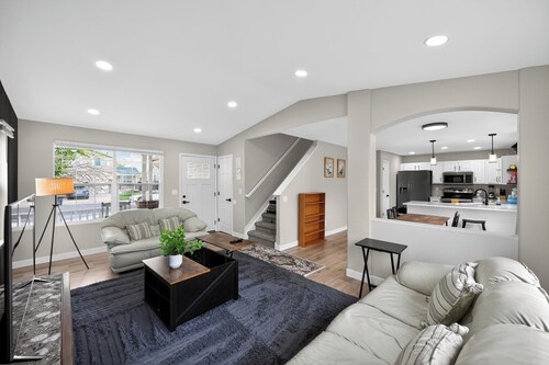 Spacious 4-bedroom house in Aurora, Colorado, United States