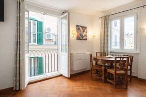 Dining - Elegantis.it Pantheon Suite near Piazza Navona (Roma)