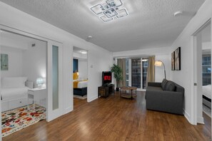 Living area - 3BR - Free Parking - MTCC/Rogers Centre (Toronto)