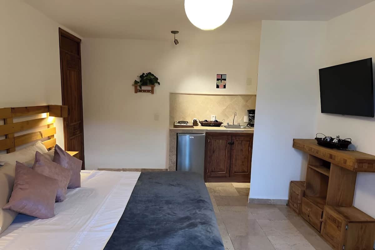 Junior Double or Twin Room, City View | Free WiFi