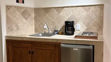 Junior Double or Twin Room, City View | Private kitchen | Fridge