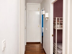 Bügeleisen/Bügelbrett, WLAN, Bettwäsche