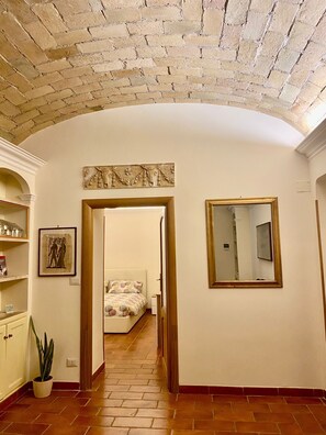 Free WiFi, bed sheets - Monteverde/Gianicolo just a few minutes from Trastevere, posh, elegant neighborhood. (Roma)