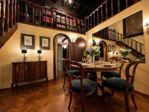 Dining - Veronica Suite - Luxury Historic Apartment w/Terrace (Roma)