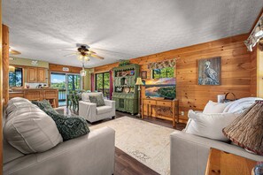 Living area - Lakefront · Dock · 8 Acres · Hot Tub · 2 Fire Pits (Sevierville)