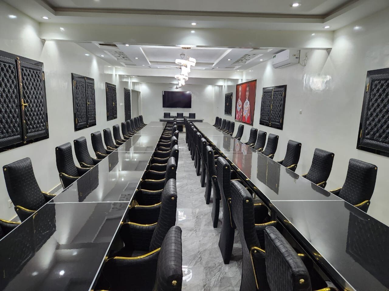 Suite Studio Luxe, vue piscine | Salle de réunion
