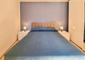 Room - Modern Mediterranean apartment, recently renovated, in the heart of Archipelago (La Maddalena)