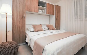 Bügeleisen/Bügelbrett, Reisekinderbett, kostenloses WLAN