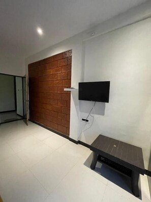 Interior - Scarlet Stays (Alibag)