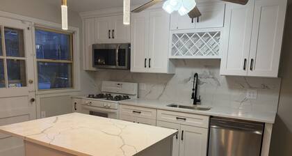 Enjoyable 3-bedroom townhome with AC in vibrant Baltimore