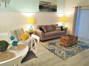 TV - Spacious 3BR Resort Condo Near Disney (Davenport)