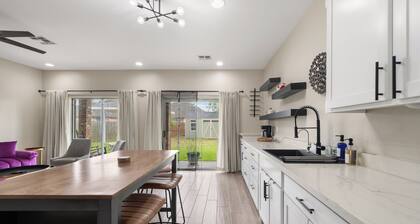 The Lux Yard House | Modern 2BR w Private Backyard