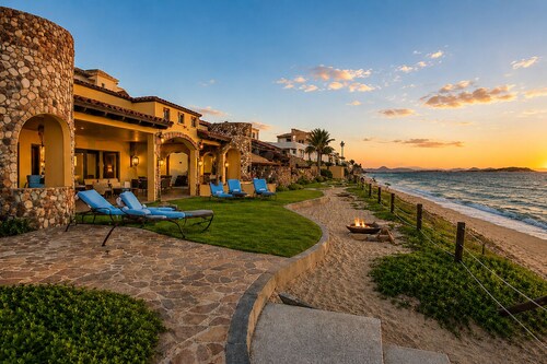 Villa Dos Sirenas | Luxury Beachfront 5BR | Bella Sirena