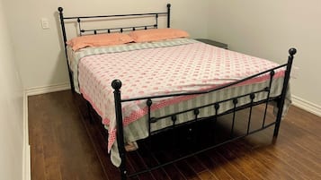 WiFi, bed sheets