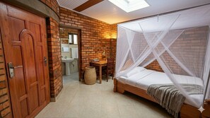 Room - SIMBA Guesthouse, Secure Full-Service New Retreat in Compound (Bujumbura)
