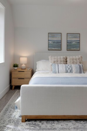 3 slaapkamers, een strijkplank/strijkijzer, gratis wifi, beddengoed