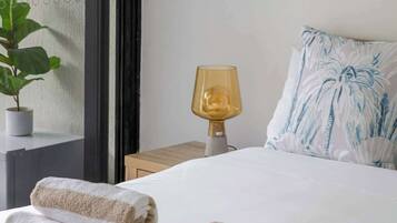 Iron/ironing board, travel cot, WiFi, bed sheets