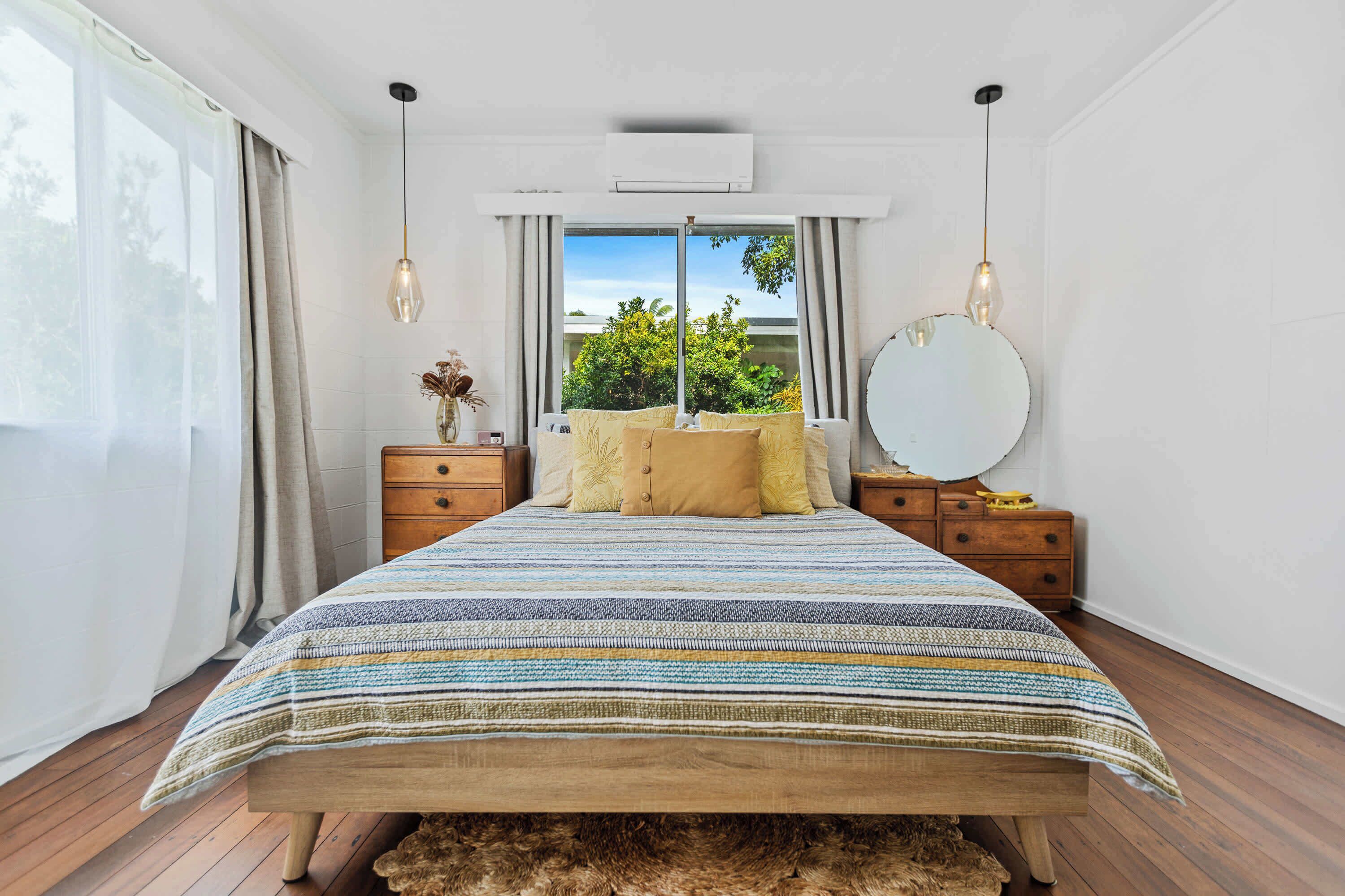 Iron/ironing board, travel cot, WiFi, bed sheets