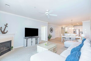 TV, fireplace, offices - 3BR Resort Condo with Pools by Beach (Ocean City)