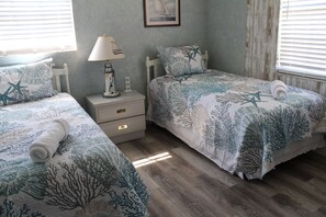 Room - Welcome to Blue Paradice, Englewood Beach, a beautiful fully equipped 2-bed,2-ba (Englewood)