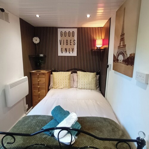 Le Hub Roundhay Sleeps 2 With Garden Room
