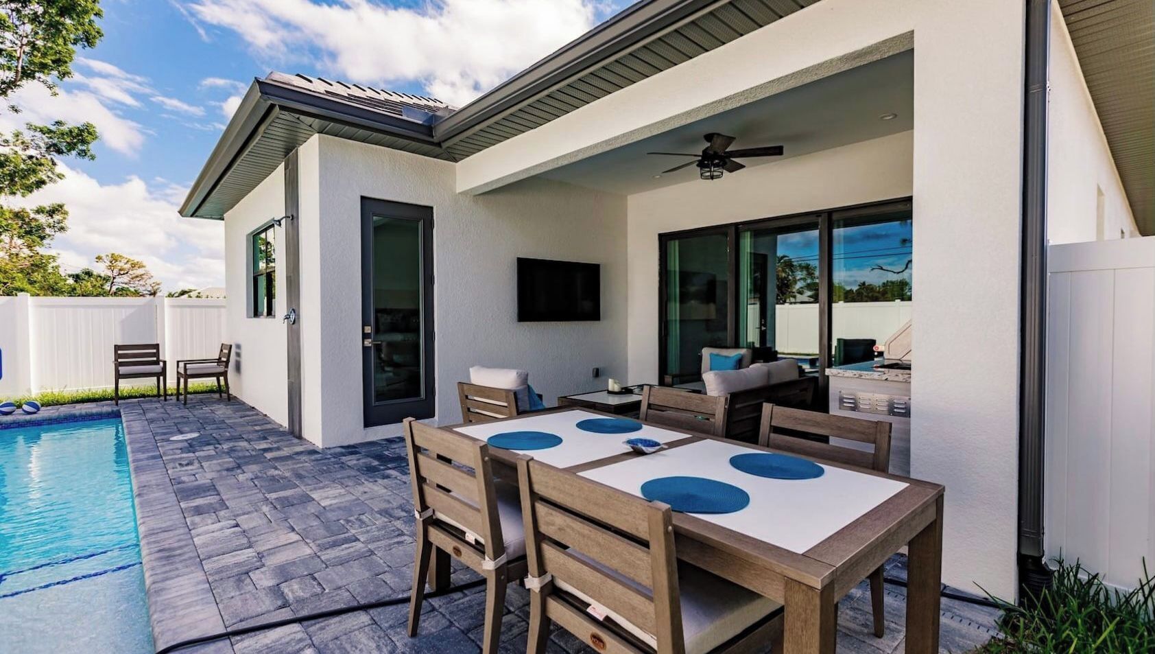 House (4 Bedrooms) | Interior
