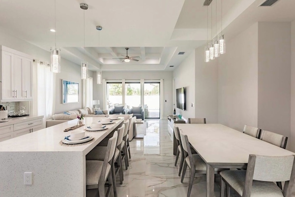 House (4 Bedrooms) | Interior