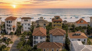 Unclassified image, 5 of 62, button - Spyglass by Avantstay 5BR + 3 Balconies + Community Pool Walk to Beach + Minutes to Harborwalk Village & Henderson Beach State Park (Destin)