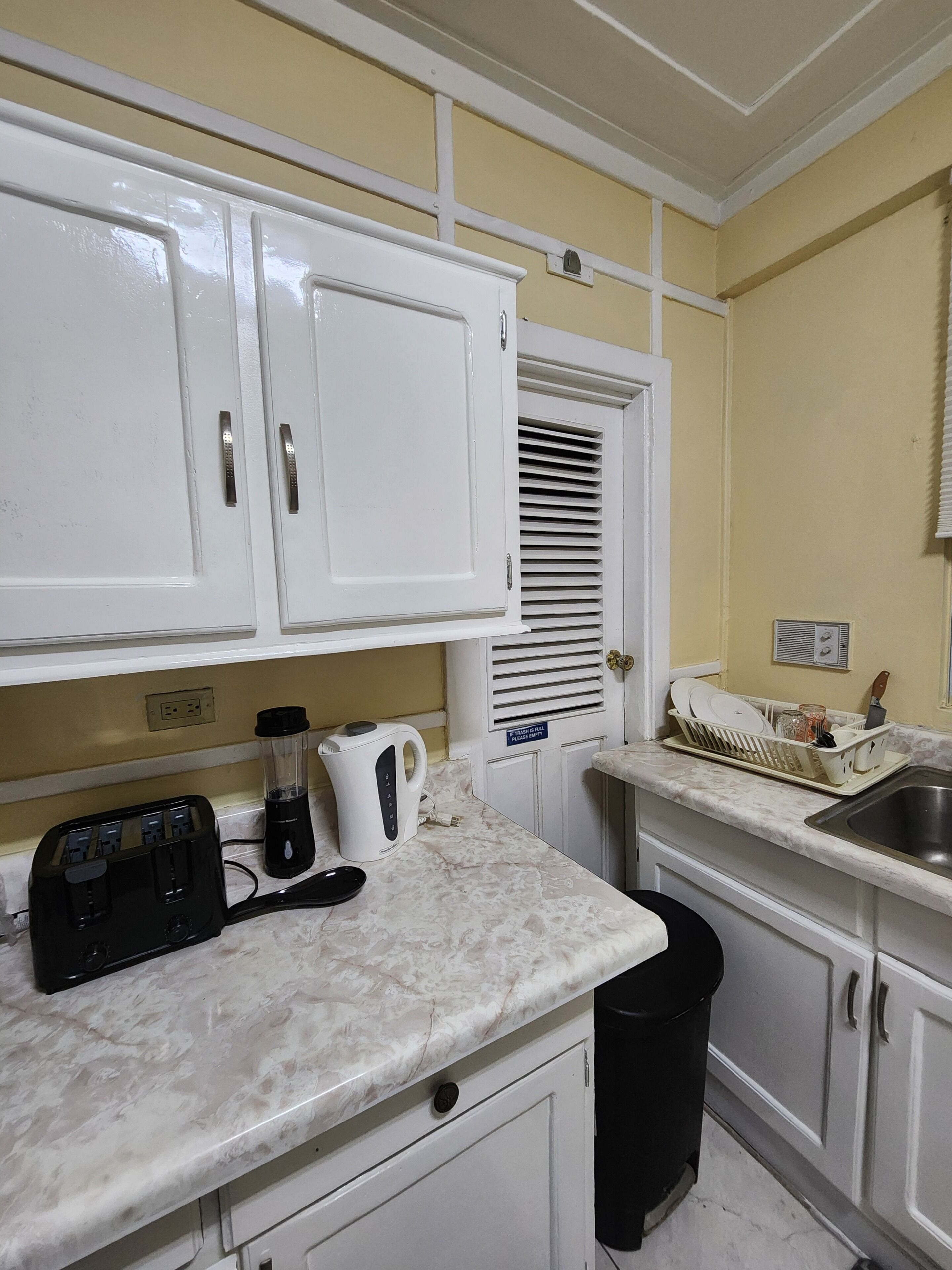 Fridge, microwave
