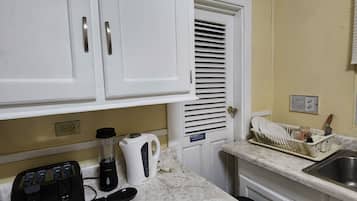 Fridge, microwave