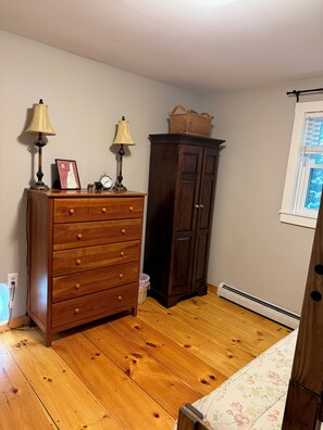 Interior - Bright Updated Chalet Beaches, Deck, Workstations (Madison)