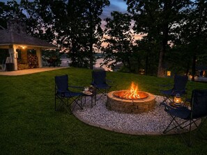 Property grounds - Top Floor Condo | Panoramic Lake Views + Pools (Lake Ozark, Village of Four Seasons)