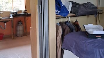 WiFi, bed sheets