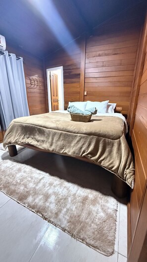 Iron/ironing board, WiFi, bed sheets - Amaro's Heart House (Santo Amaro)