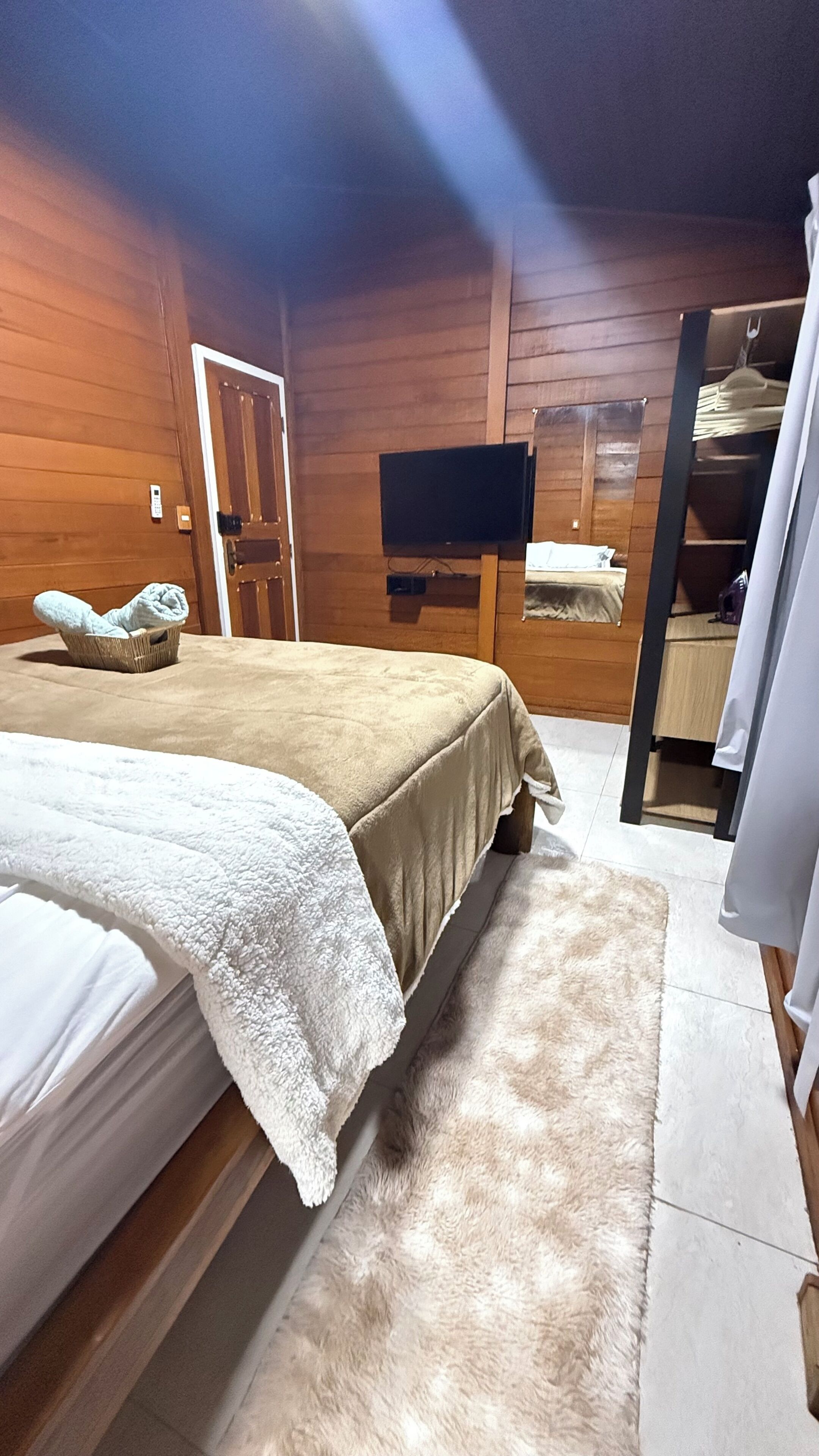 Ferros/tábuas de passar roupa, Wi-Fi, roupa de cama