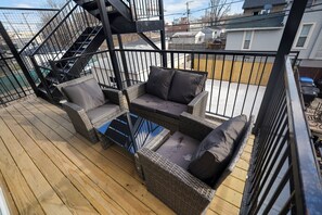 Terrace/patio - Urban Chicago 3BR Retreat, 5 min to West Loop (Chicago)