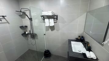 Free toiletries, soap, shampoo, toilet paper