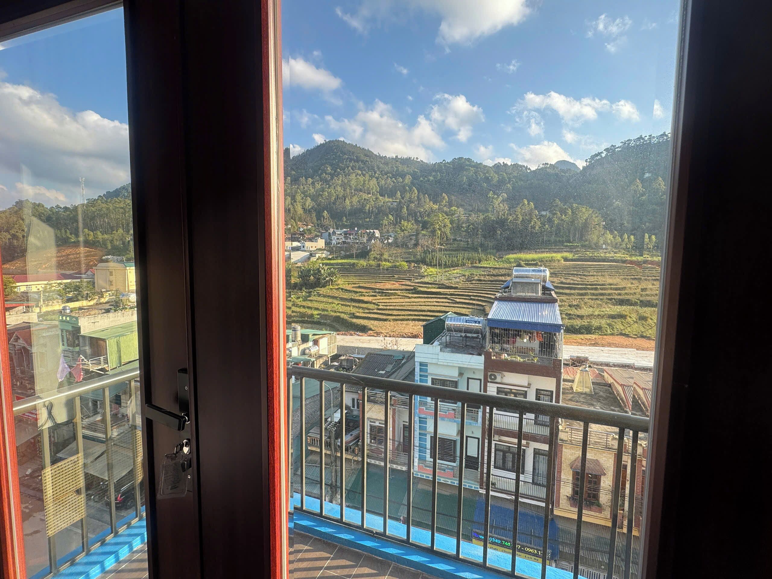 디럭스룸 | 발코니 전망