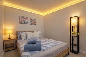 1 bedroom, free WiFi, bed sheets - Stylish 1BR + Den Condo | Heart of Downtown Toronto (Toronto)