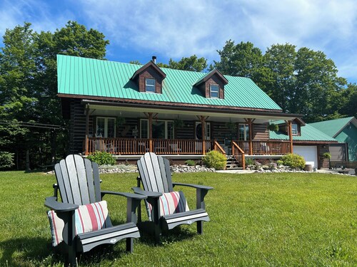 Country Charm Log Haven, 2acres w front porch sitting.PROMOTIONS ACTIVE