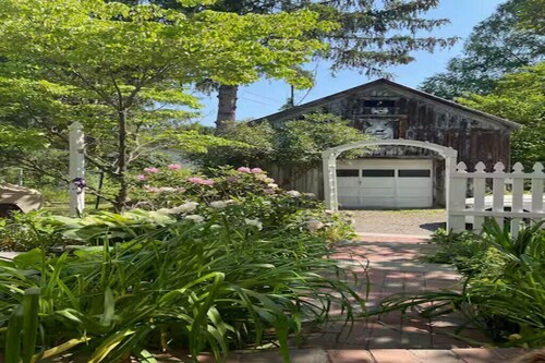Modern-Style Farmhouse; 15min to Woodstock