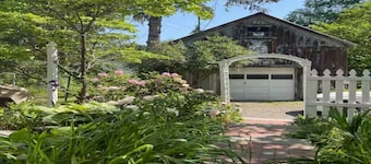 Modern-Style Farmhouse; 15min to Woodstock