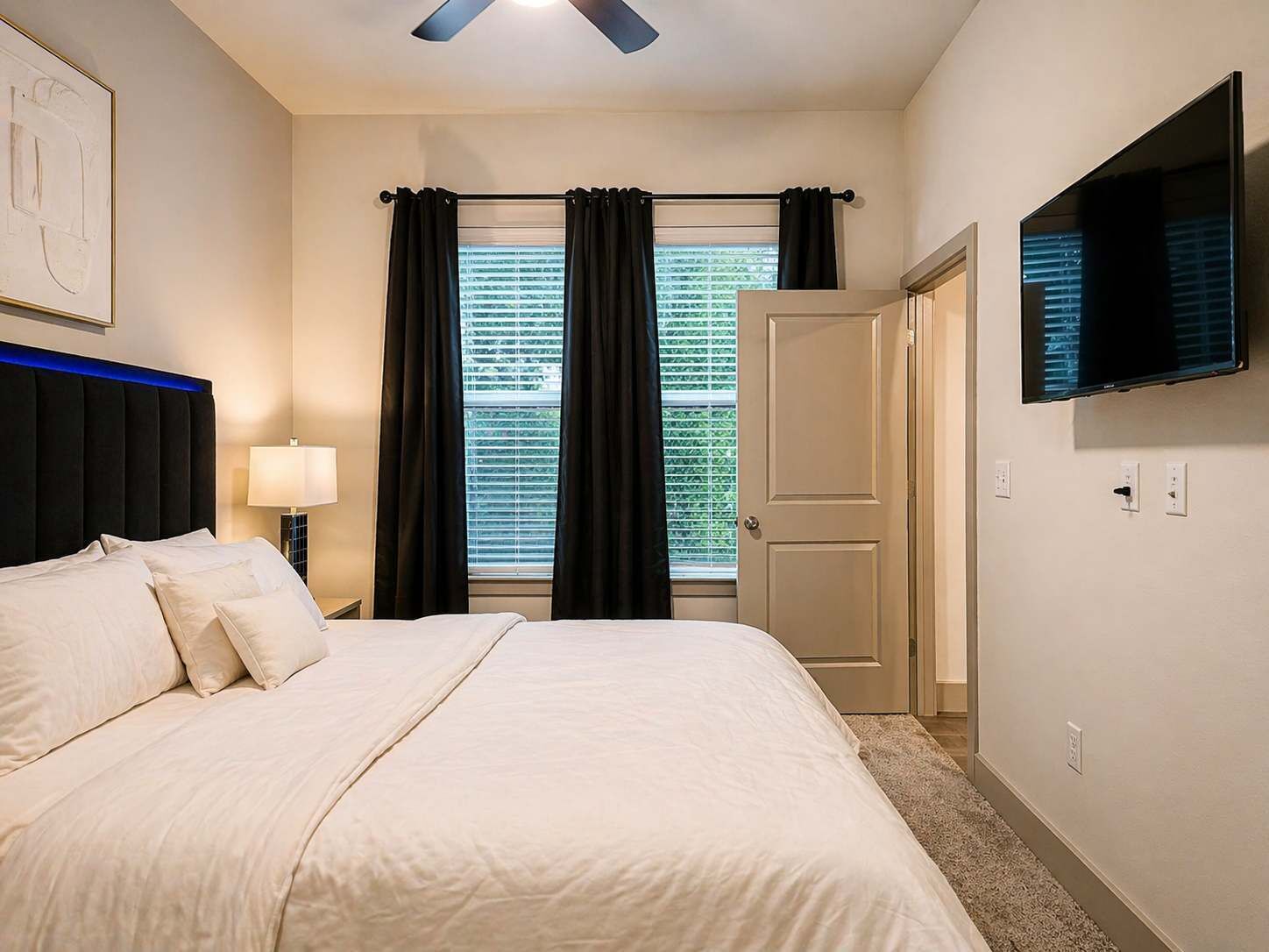 Iron/ironing board, WiFi, bed sheets