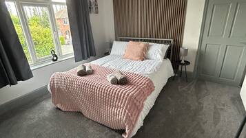 WiFi, bed sheets