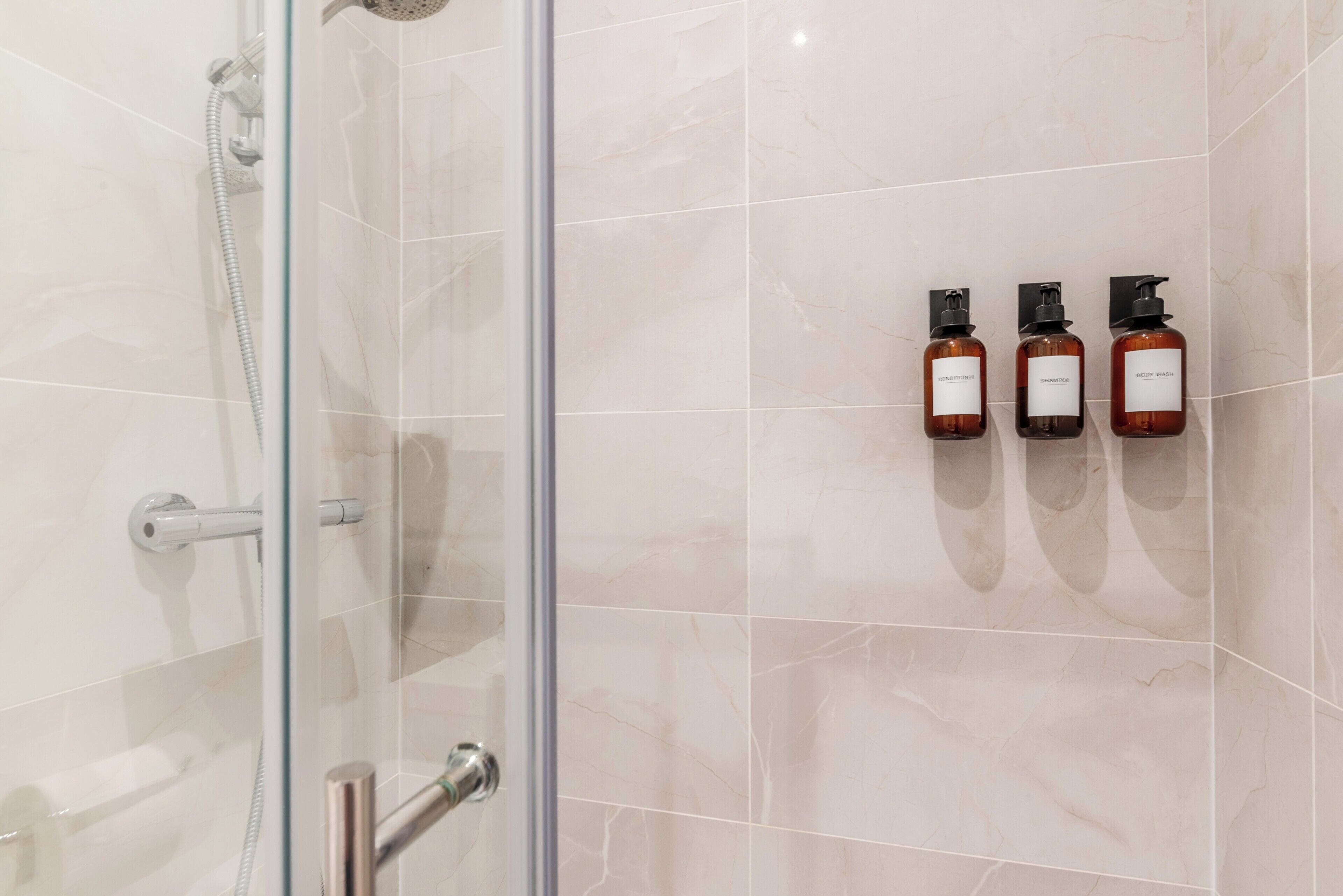 Shower, towels