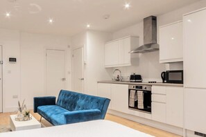 Interior - Central Studio - Parking - Sleeps 2 - WiFi (Maidstone)