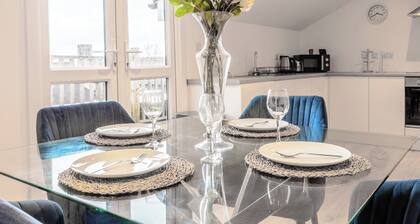 Rooftop - Sleeps 2 - Central - Paid Parking - WiFi