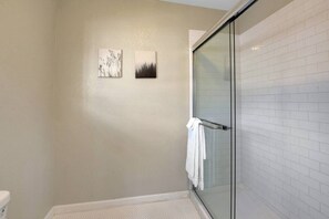 Hair dryer - Gated 6BR Family Home: Pool Table, Fire Pit & Strip Views (Las Vegas)